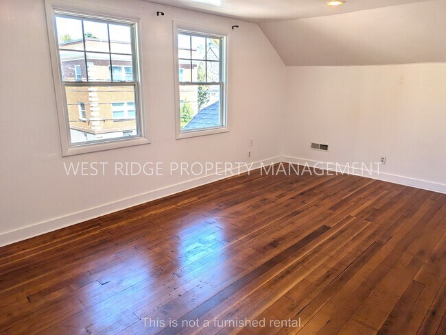 Building Photo - 1526 NE Schuyler St