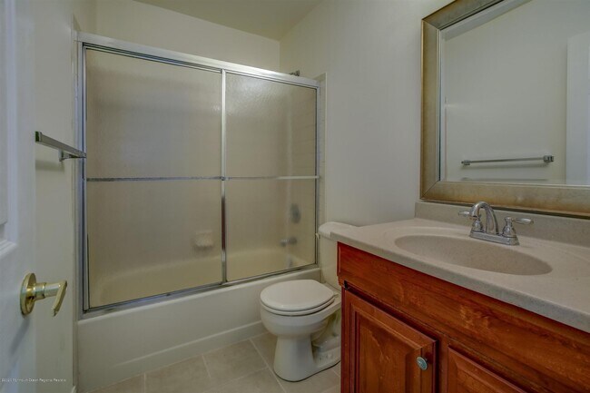 Building Photo - 40 Staghorn Dr