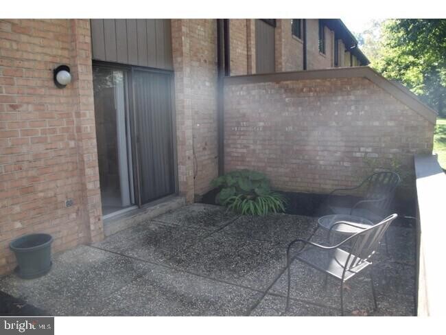 Building Photo - 112 Woodgate Ln