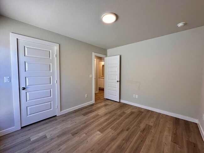 Building Photo - 5817 Settler Ave