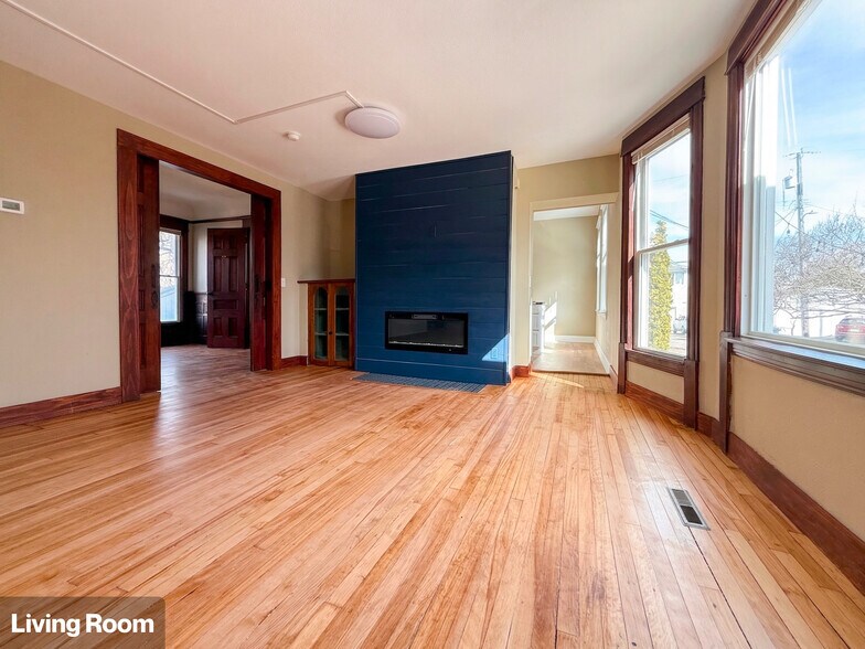 Living Room - 2613 Bryant Ave S