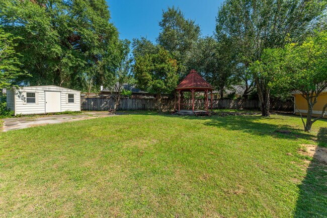 Building Photo - 2803 Wilson Ln