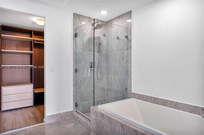 Building Photo - 801 S Miami Ave