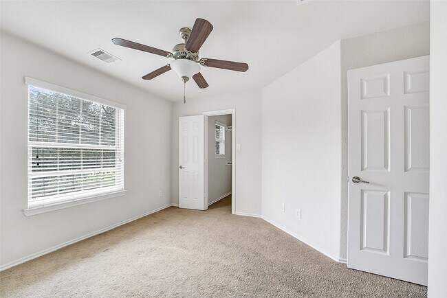 Building Photo - 6419 Calgary Woods Ln