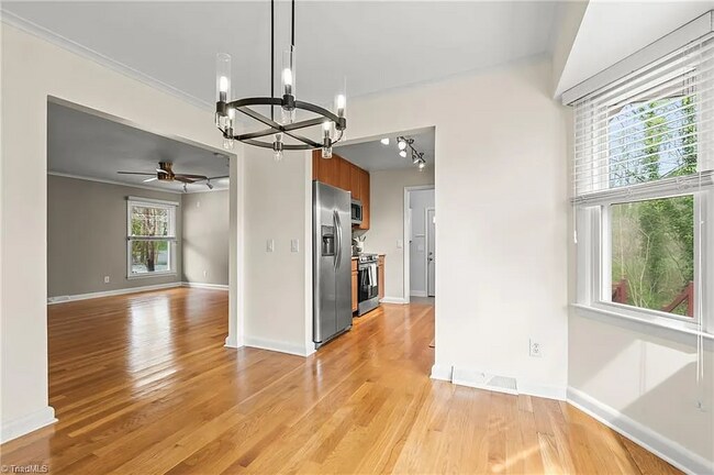 Building Photo - 1629 Ardsley St