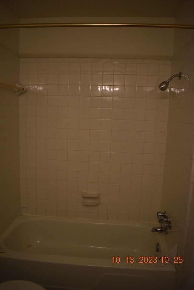 Building Photo - **MOVE IN INCENTIVE** Spacious 3 bedroom Condo - Half of February Rent FREE If Lease Signed By En...