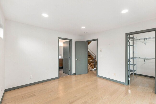 Building Photo - 1540 Sturgus Ave S