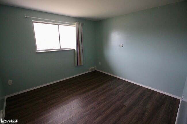 Building Photo - 18672 Beatrice St