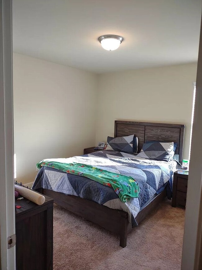 additional bedroom 2 - 309 Kenmore Park Dr