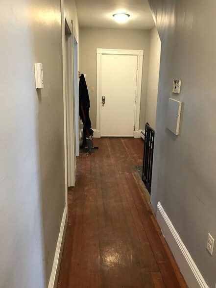 Building Photo - 8 Sunset St