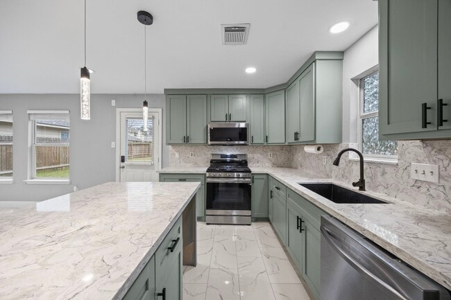 Building Photo - 4500 Upland Cir Dr