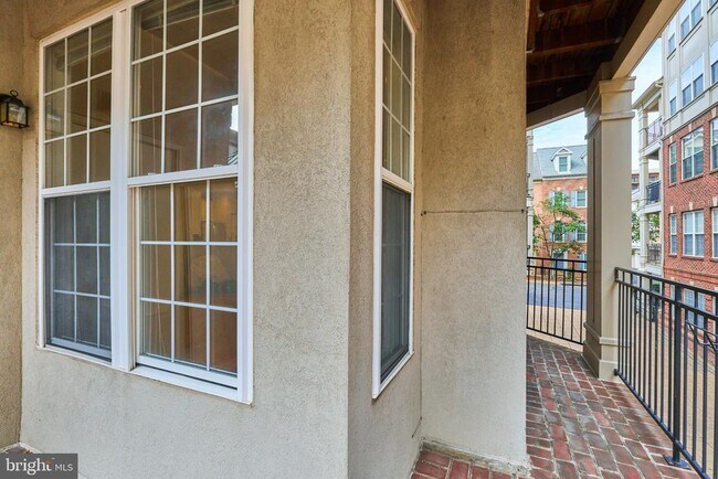 Building Photo - 1321 N Adams Ct