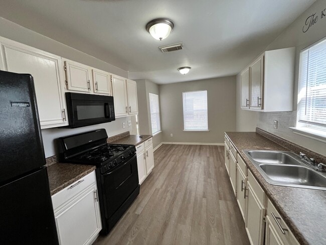 Building Photo - 9406 Alcala