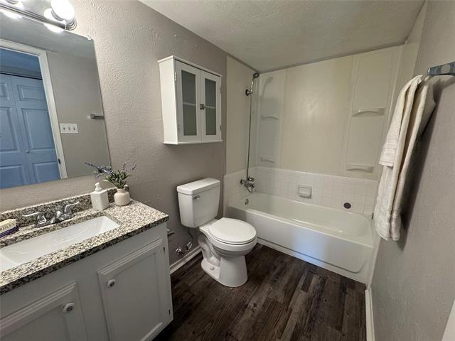 Building Photo - 913 Valley View Dr
