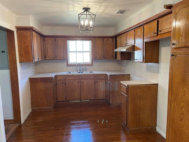 Building Photo - 1301 West Frey-