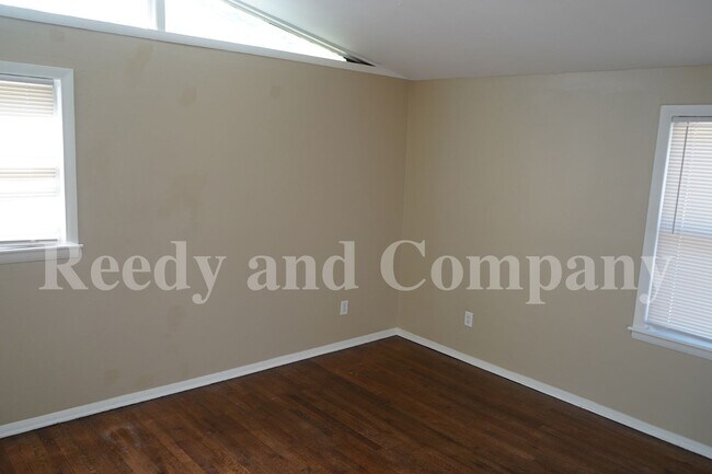 Building Photo - 1631 Gowan Dr