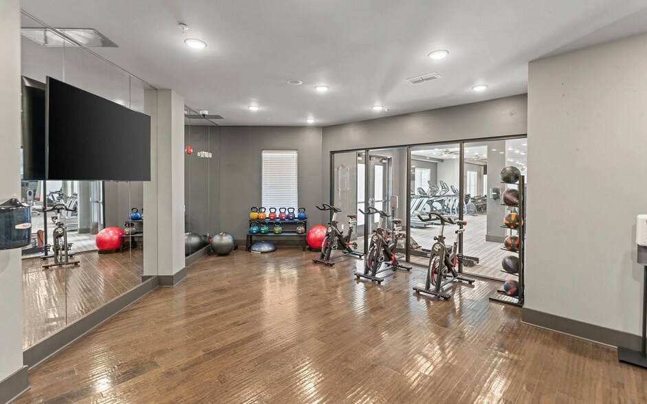 Building Photo - 1200 Brookwood Dr