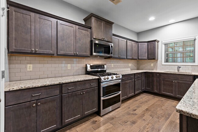 Building Photo - 830 W Richland Cir