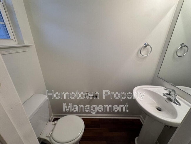 Building Photo - 112 Hawk Ct