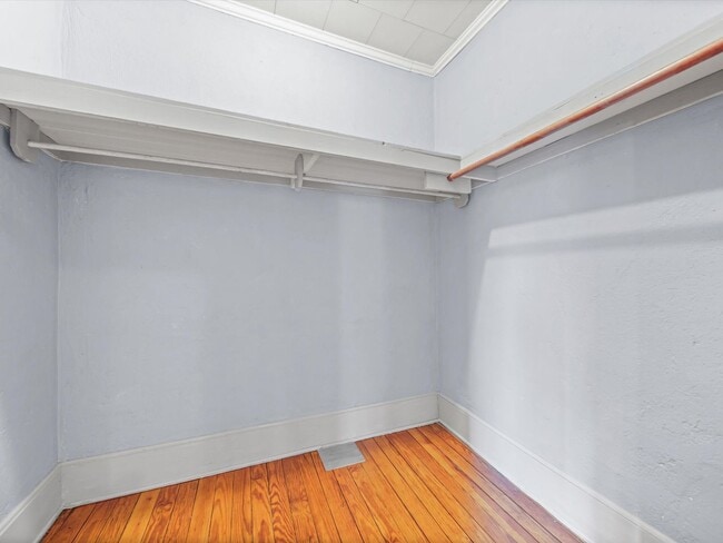 Building Photo - 4 Bedroom/2 Bath Home for Rent