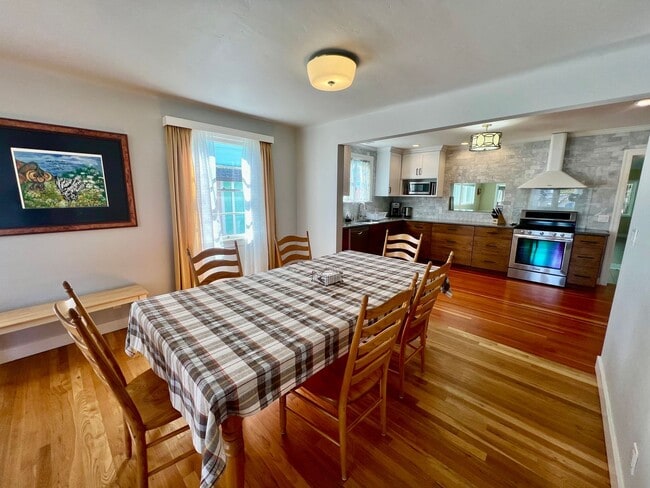 Building Photo - Charming Furnished Home in PG available May 01, 2026!