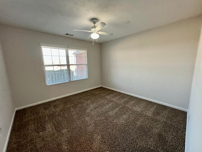 Building Photo - 707 Porter Ln