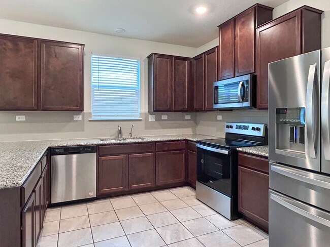 Building Photo - Open-Concept Converse Home with Loft + Covered Patio