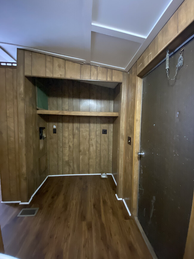 Building Photo - South Dixie Highway Trailer Park