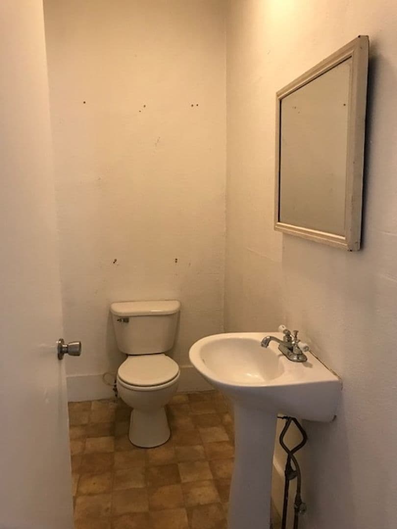 Building Photo - 225 N Germantown Rd