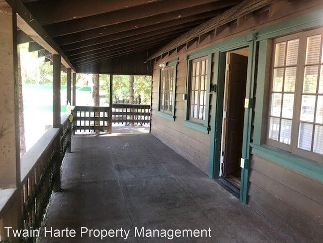 Building Photo - 3 br, 1 bath House - 22916 Black Hawk Dr