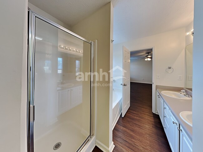 Building Photo - 3168 Bradford Pear Dr