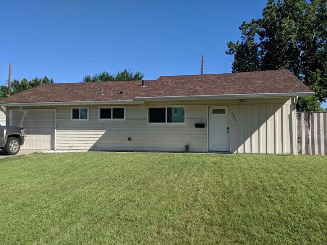 Primary Photo - 2404 Boise St