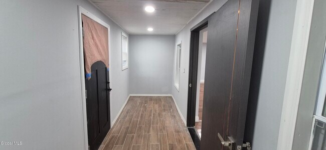 Building Photo - 22 Clermont St