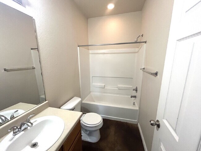 Building Photo - 7223 Golf Way