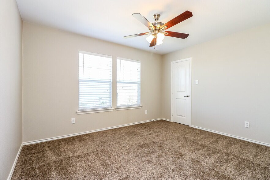 Building Photo - 5020 Cassidy Ln