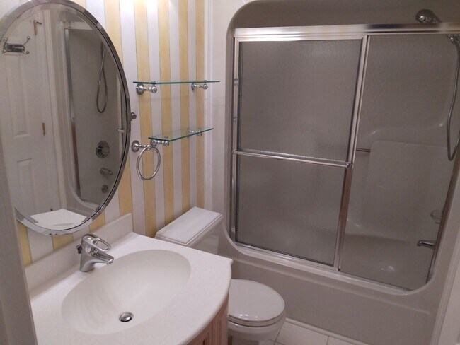 Building Photo - Harbor Front, 2 Bedroom, 2 Bath, Corner Unit at Mariners Pointe in Little River! Available Now!