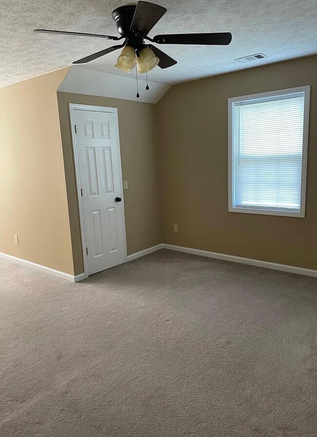 Building Photo - 928 Nottingham Dr