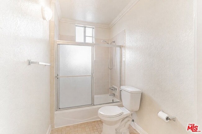 Building Photo - 5640 Franklin Ave