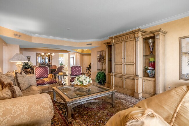 Building Photo - 7117 Pelican Bay Blvd