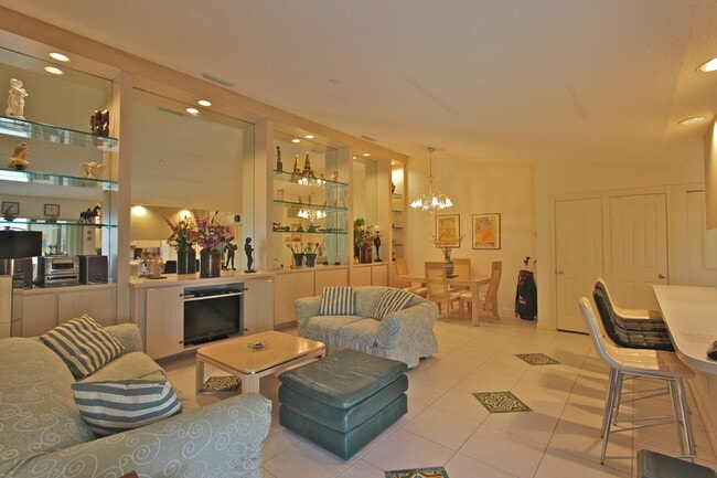 Building Photo - 10201 Chapman Oak Ct