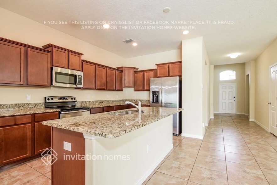 Building Photo - 3247 Berwick Ln