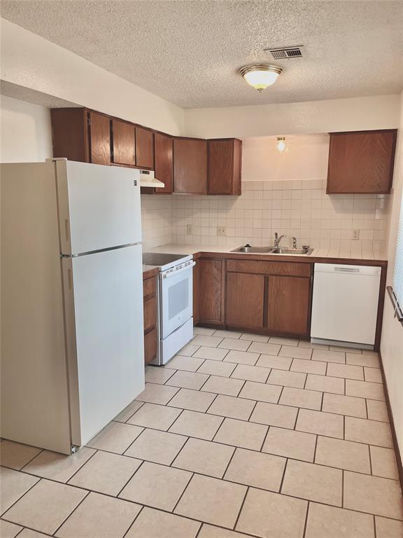 Building Photo - 312 Falcon Ct