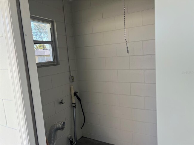 Building Photo - 135 Dairy Rd