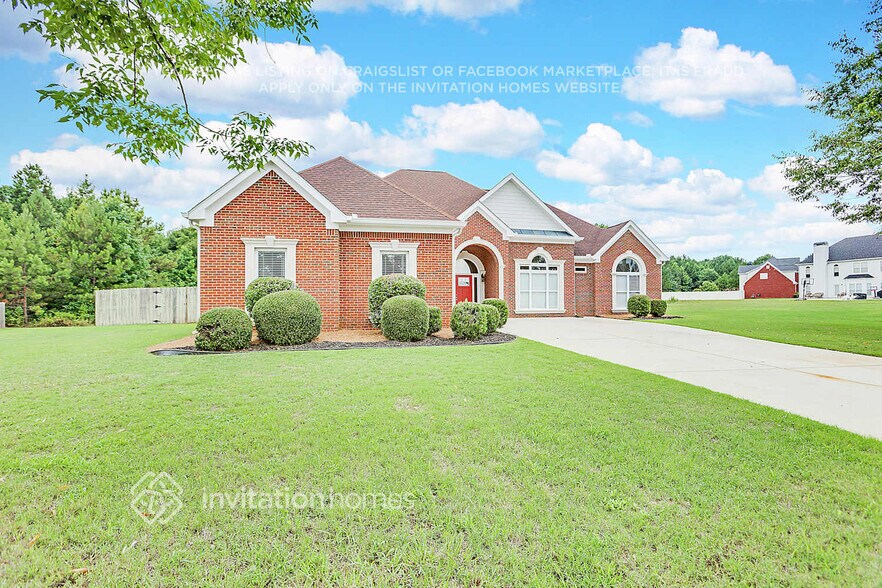 Building Photo - 1135 Rowanshyre Cir