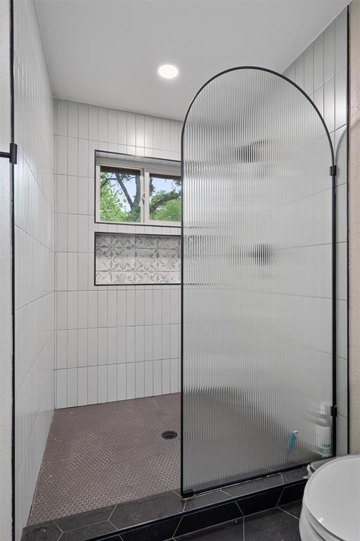 Building Photo - 203 Serenada Dr