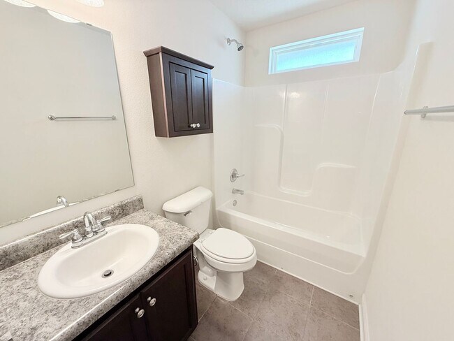 Building Photo - Spacious 4-Bedroom Home - Pace Mill Creek