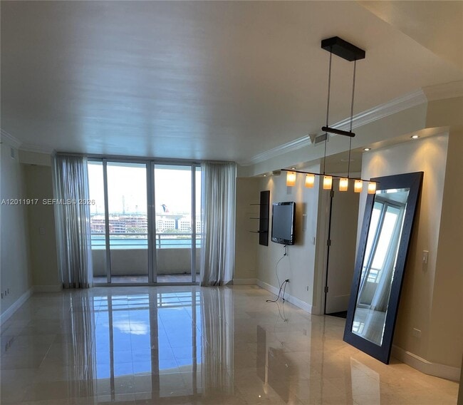 Building Photo - 848 Brickell Key Dr