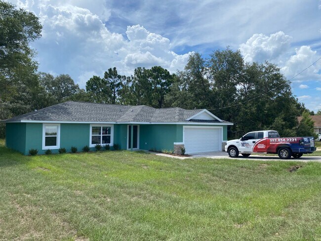 Building Photo - Custom Home - Desirable SE Ocala Neighborh...