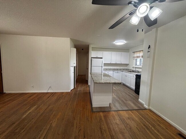Building Photo - 4 Bedroom 2 Bath Single Family Home In South Cheyenne