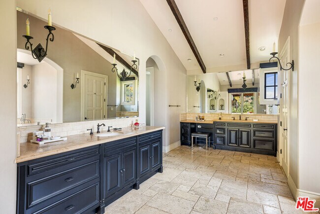Building Photo - 31823 Lobo Canyon Rd